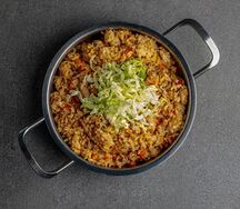 Жареный рис с курицей