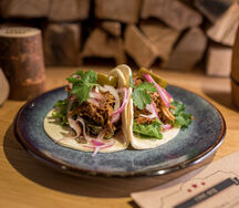 Тако с рваной свининой