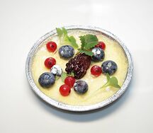 Крем брюле с голубикой