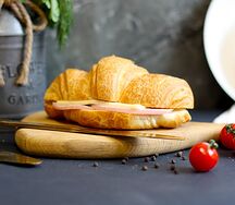 Бутерброд с ветчиной и сыром