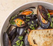 Мидии в сливочно-сырном соусе