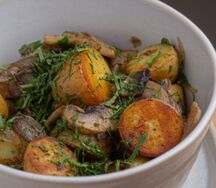 Картофель жареный с вешенками и шампиньонами