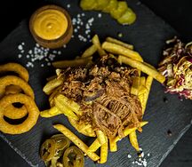 Smoker box с рваной говядиной
