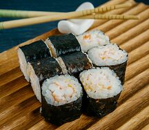 Ролл с креветкой