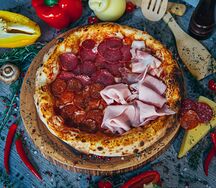 Пицца Мясное ассорти колбас