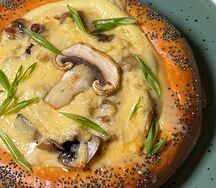 Брецель с курицей и омлетом