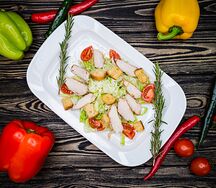 Салат Цезарь с креветками