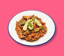 Жареный рис с овощами и курицей