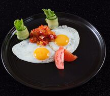 Глазунья с овощами