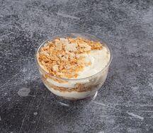 Наполеон с малиновым соусом 