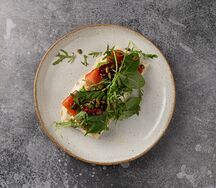 Брускетта с форелью