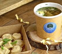 Комбо-обед Куриный суп с яичной лапшой и пельмени