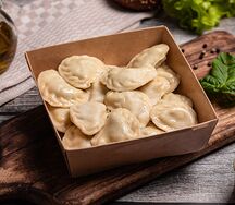 Вареники с творогом, сыром сулугуни и зеленью
