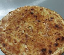 Пирог с сыром и ветчиной