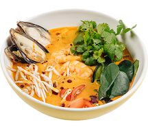 Oversize том ям c мидиями и морепродуктами