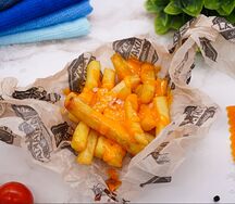 Картофель фри с сыром чеддер