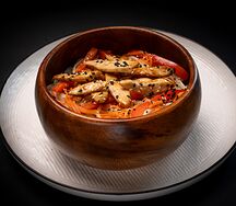 Удон с курицей и сливочным соусом