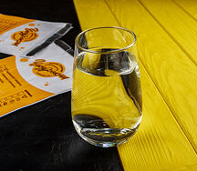 Вода без газа