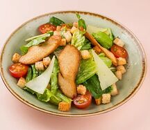 Салат Цезарь с курицей