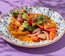 Куриная грудка с овощами