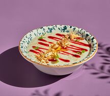 Овсяная каша с маслом и джемом