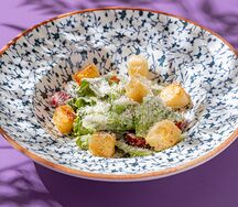 Цезарь с курицей