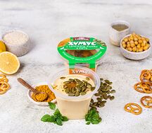 Хумус с карри и тыквенными семечками, с кунжутом и оливковым маслом