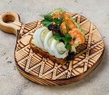 Смёрребрёд с креветками и авокадо