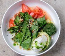 Рикотта с печеным авокадо