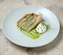 Фирменный Курник 38 слоев с индейкой и сметаной с тимьяном