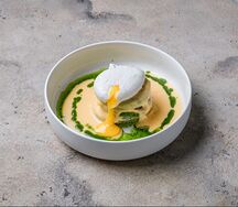 Шпинатно-кабачковые оладьи с крабом