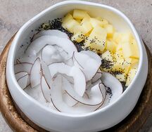 Рисовая каша с кокосом и манго