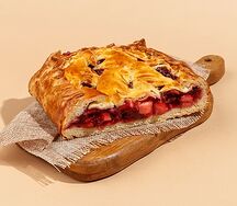 Пирог с яблоками и брусникой