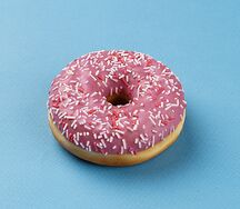 Донат Ягодный микс