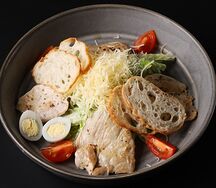 Цезарь с курицей