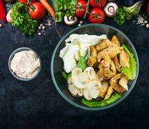 Салат Тайский с курицей и грибами