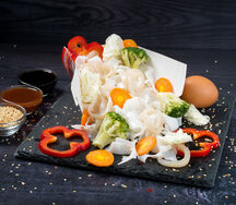 Вок Кальмары в устричном соусе