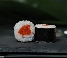 Ролл Сяке маки