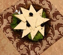 Нарезка брынзы