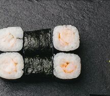 Маки с креветками