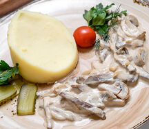 Бефстроганов