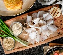 Сало с чесноком и перцем