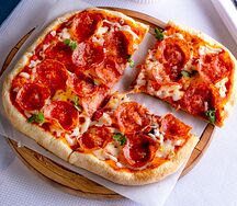 Пицца с пепперони