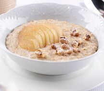 Каша геркулесовая с грушевым конфи