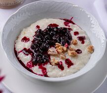 Каша рисовая с вареньем
