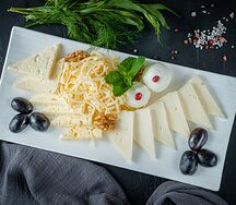 5 Ассорти сырное Кавказское