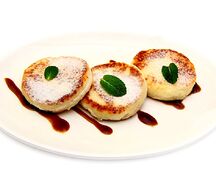 Сырники со сметаной