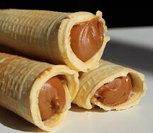 Хрустящая трубочка со сгущёнкой