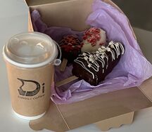 Кофе и набор десертов S