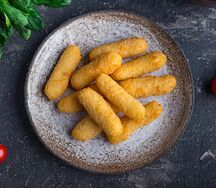 Сырные палочки с кисло-сладким соусом